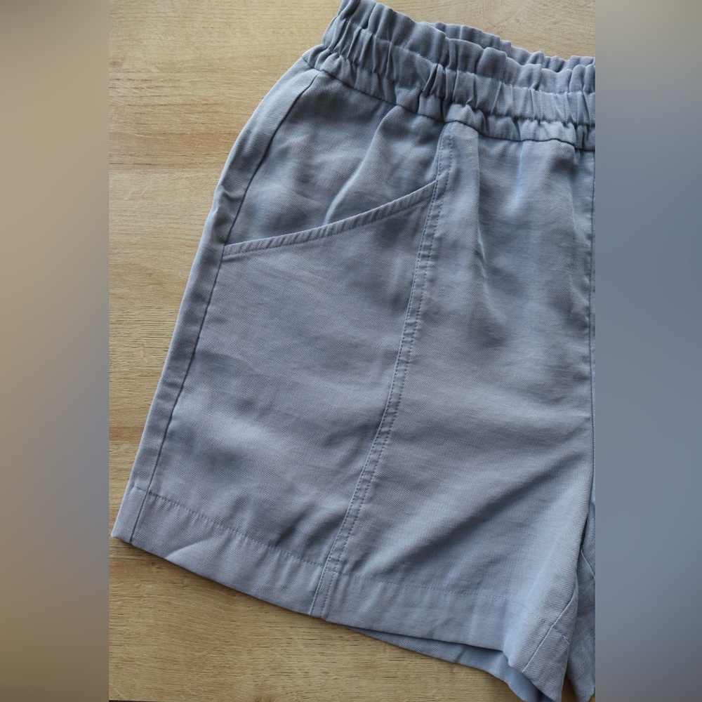Simply Vera Vera Wang Light Grayish Lavender High-Waist Elastic Shorts - Size M - Picture 3 of 9